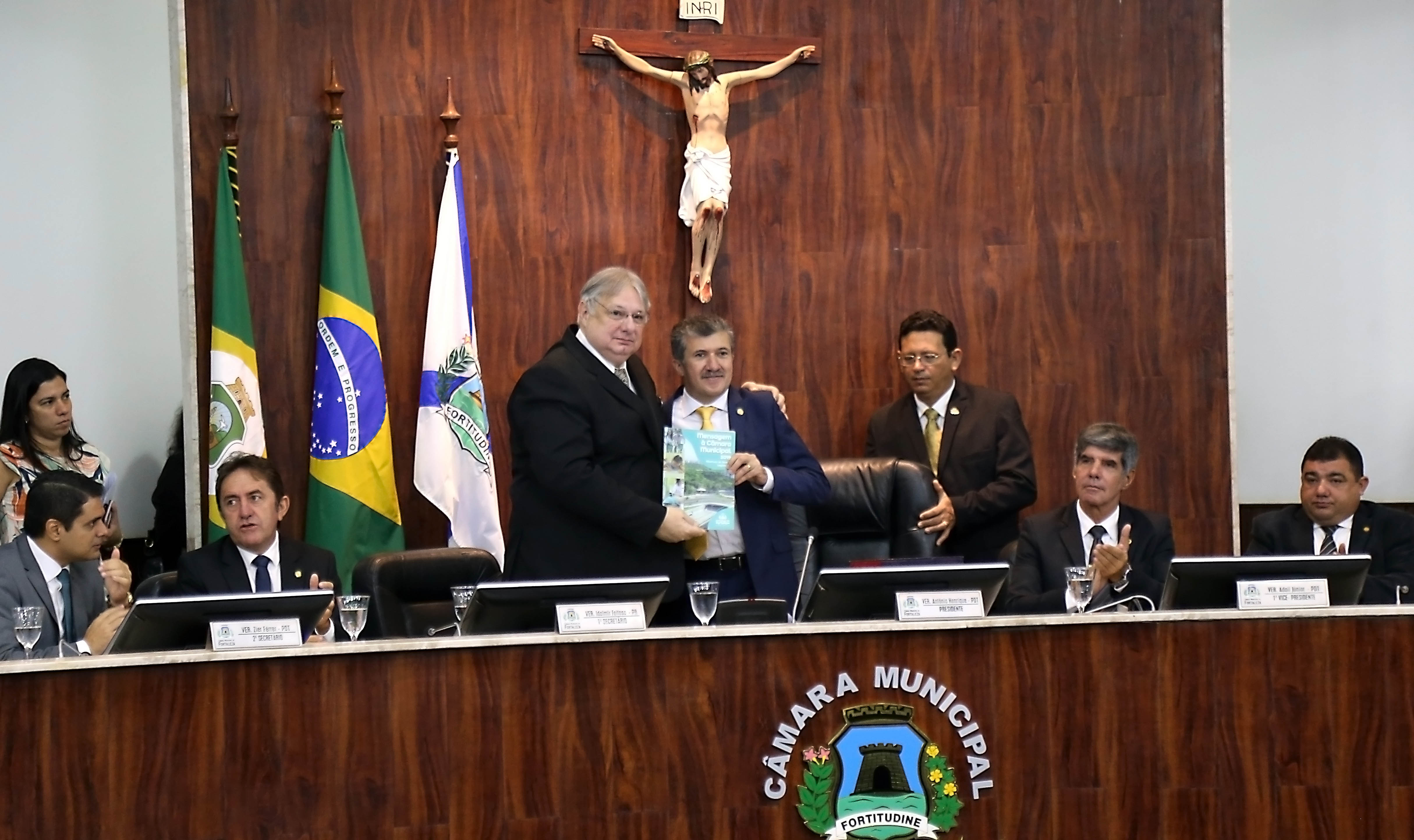 interior do plenário da câmara municipal